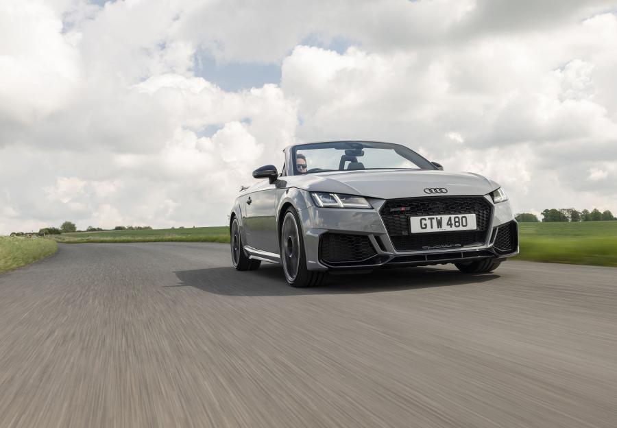  Audi TT RS Roadster (8S) 2019 года  (UK) (фото 2 из 36)